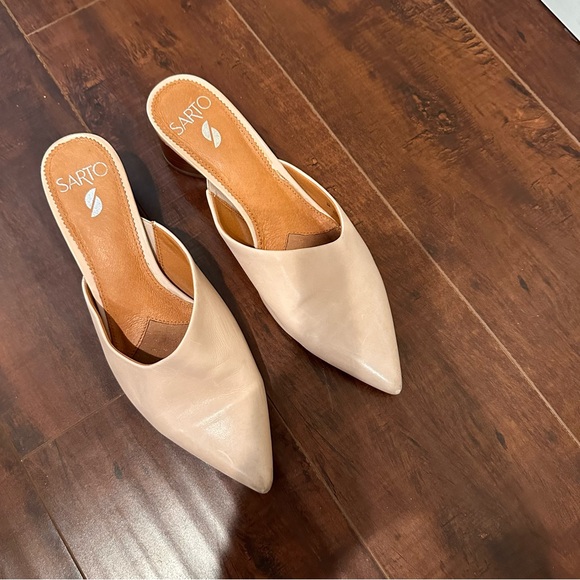 Sarto Mini Block Heel - Picture 1 of 6